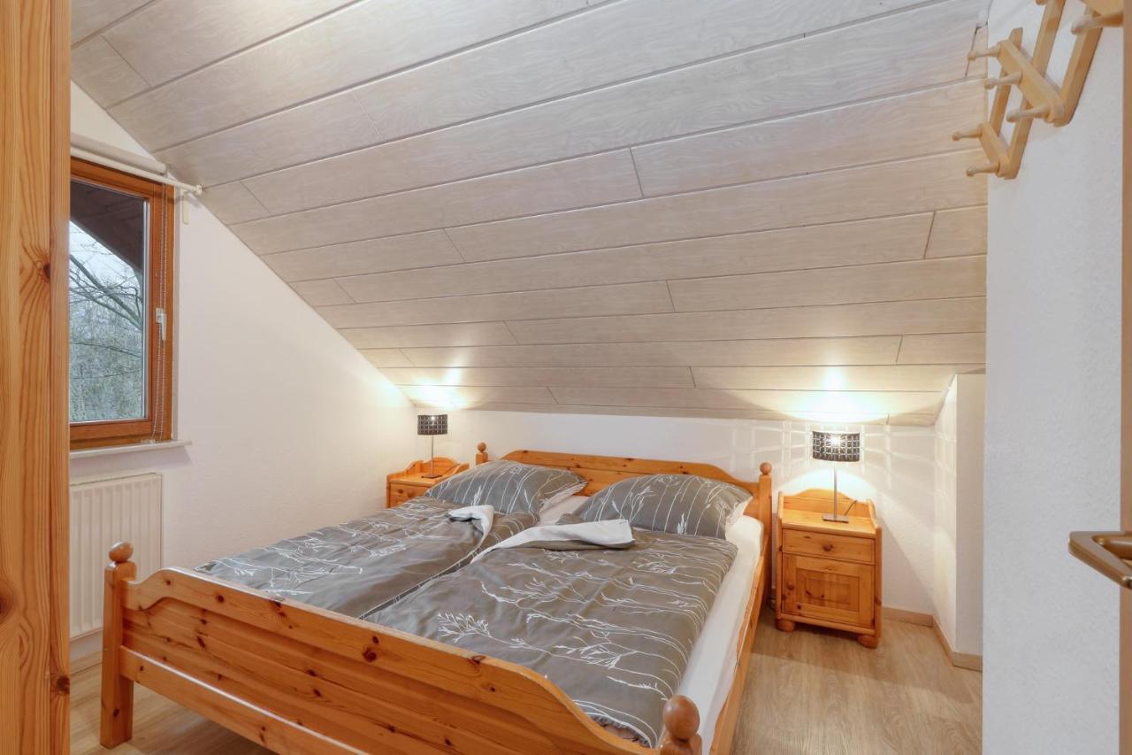 Seepark Kirchheim Ferienhaus Bei Diane Mit Sauna Exterior photo
